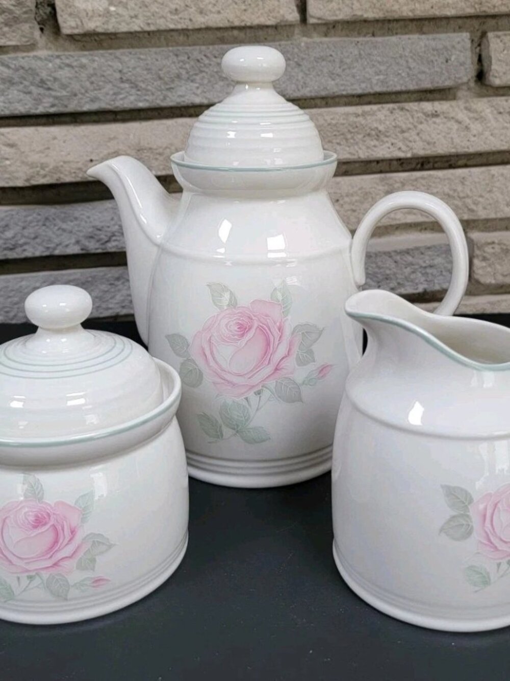 VTG ROYAL DOULTON coffee/teapot Creamer & Sugar Fresh Flowers Piccadilly 1983